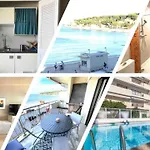 Cap D'antibes Et Terrasse Face A La