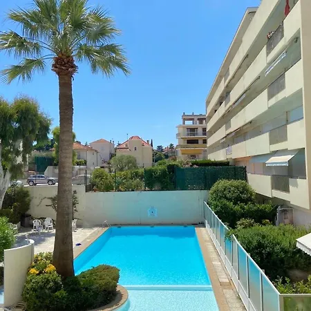 Lejlighed Cap D'antibes Et Terrasse Face A La *